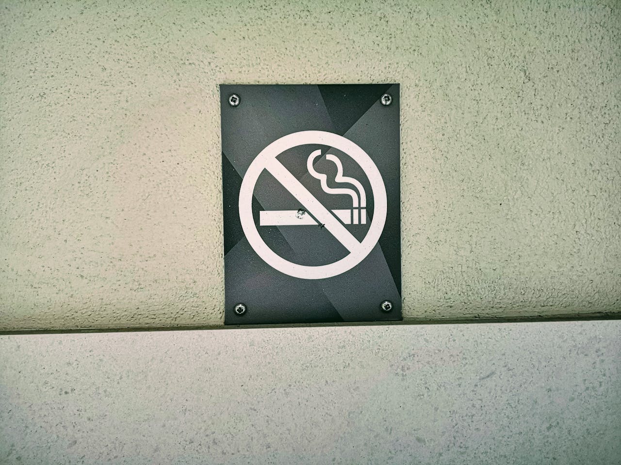 Compass-Property-Management-no-smoking-sign